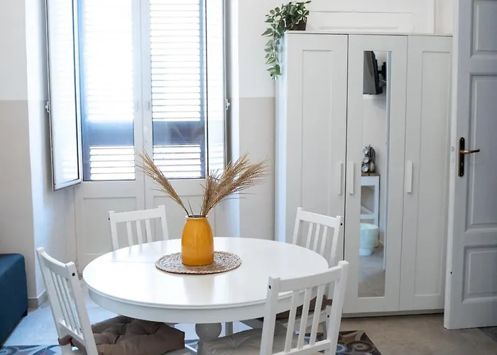 Principe Amedeo 93 Oda ve Kahvaltı 3*